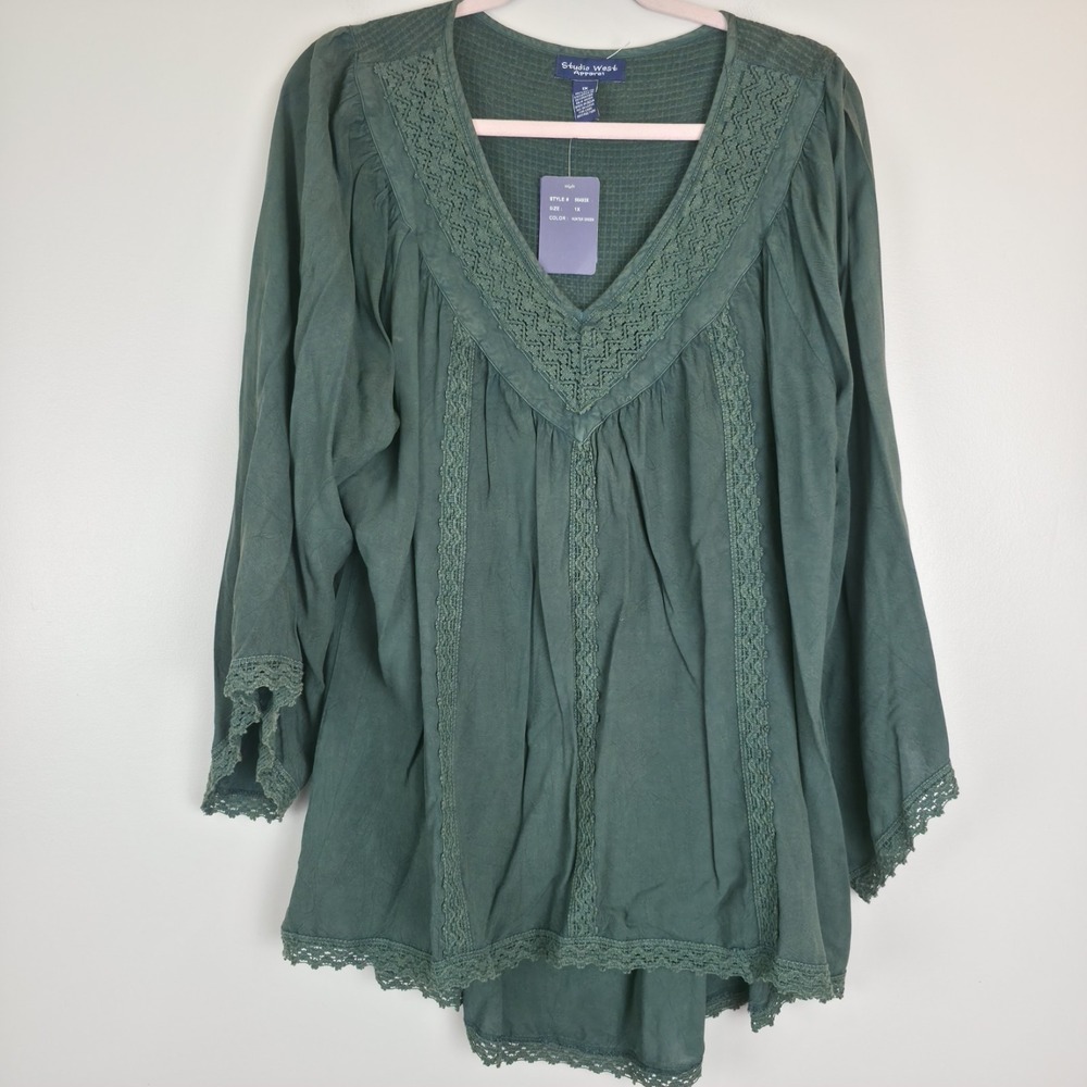 Studio West Apparel Sz 1X  Green Lace Crochet Blouse Top Blouse India.B89